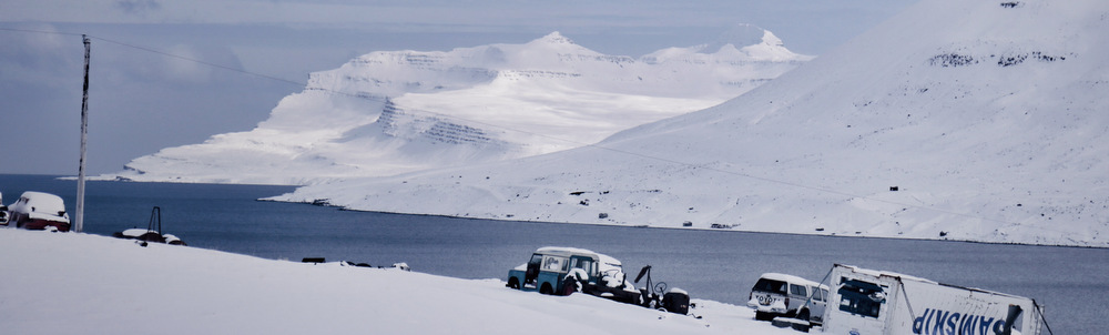 Islands Osten im Winter, Ostfjorde Island Reisetipps Winter, Sightseeing in Islands Osten, Unternehmungen Ostisland, Reisetipps Ostisland im Winter, Like A Riot, verschneites Seydisfjördur, Seydisfjördur im Winter, Island im Winter, Reisetipps Island im Winter, Island Blog, Auswandern nach Island