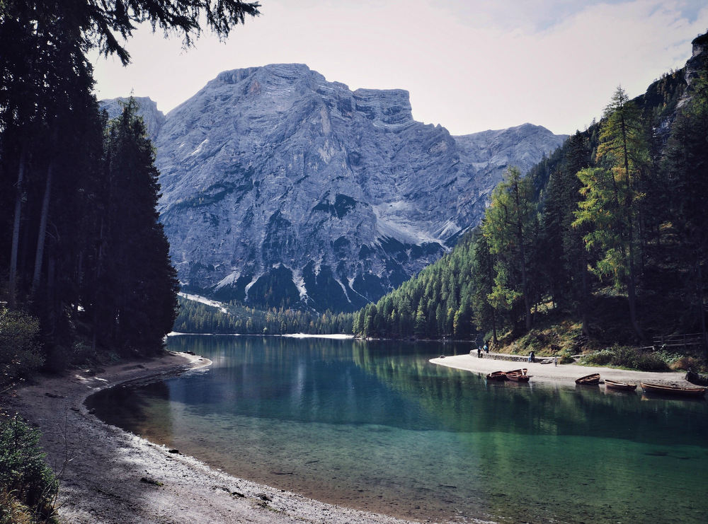 Schönste Seen in den Dolomiten, Badeseen Dolomiten, Bootfahren Dolomiten, schönster See in den Dolomiten, Pragser Wildsee bootfahren, Toblacher See Bilder, saubere Badeseen Dolomiten, Pragser Wildsee, Dürrensee, Lifestyle Blog, Like A Riot