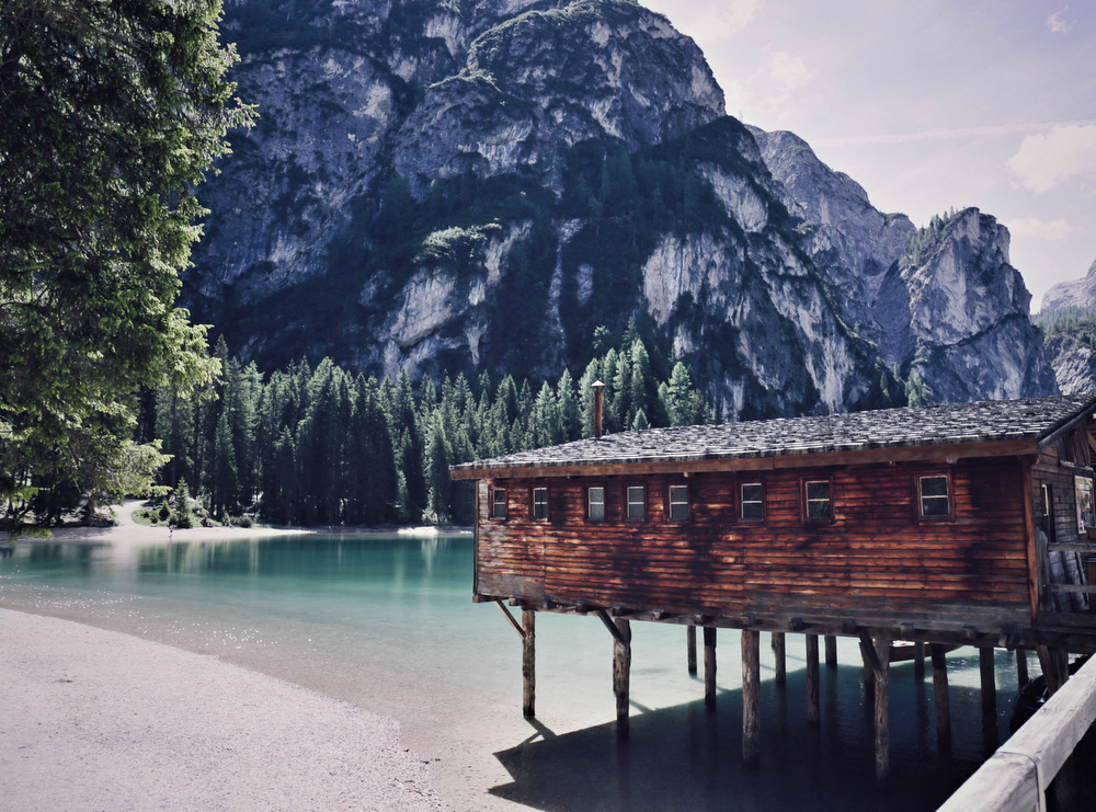 Schönste Seen in den Dolomiten, Badeseen Dolomiten, Bootfahren Dolomiten, schönster See in den Dolomiten, Pragser Wildsee bootfahren, Toblacher See Bilder, saubere Badeseen Dolomiten, Pragser Wildsee, Dürrensee, Lifestyle Blog, Like A Riot